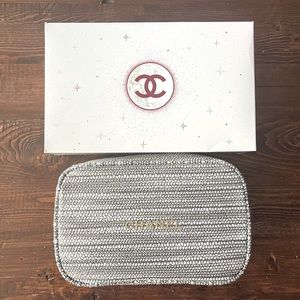 CHANEL 2022 HOLIDAY COSMETIC POUCH - BLACK & GOLD TWEED NWOT